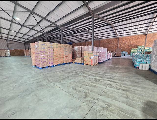 1,632M² WAREHOUSE TO LET IN AEROTON